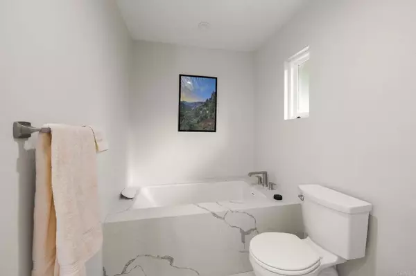 Escondido, CA 92027,1402 Rimrock Drive