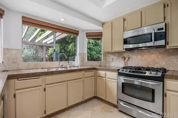 Oceanside, CA 92057,689 Wolf Point Ct