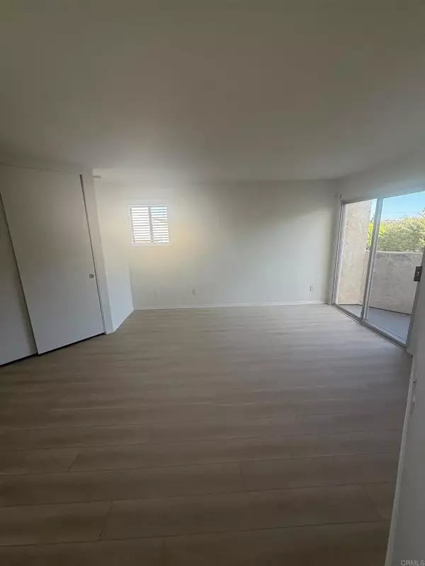 San Diego, CA 92111,7244 Camino Degrazia #288