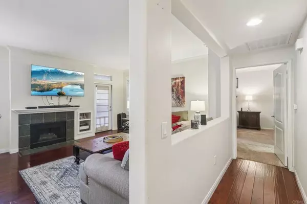 San Diego, CA 92128,10978 Serafina Lane #69