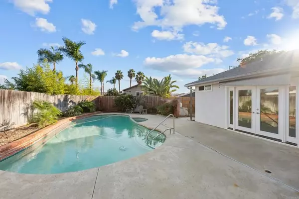 1816 Pecan Court, Vista, CA 92083
