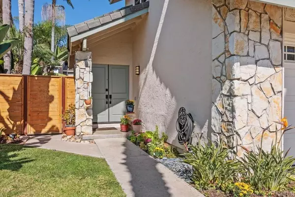 Carlsbad, CA 92009,3112 Del Rey Avenue