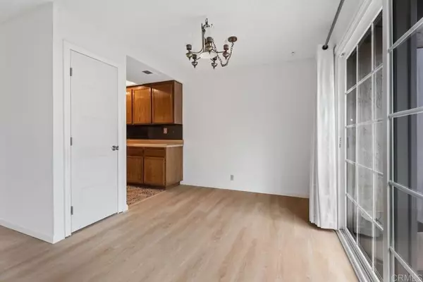 Escondido, CA 92025,1651 S Juniper Street #32