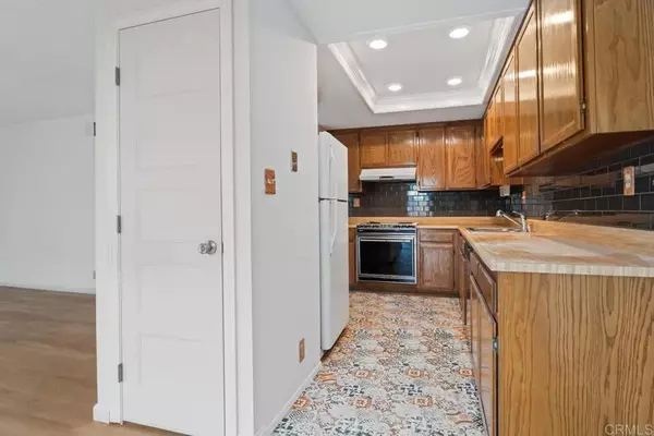 Escondido, CA 92025,1651 S Juniper Street #32