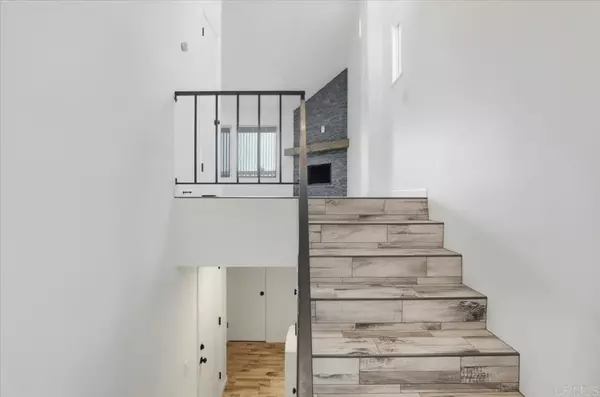 Carlsbad, CA 92009,6686 Corte Maria