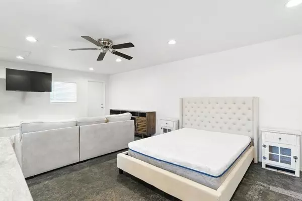 Encinitas, CA 92024,835 Dewitt Avenue #B