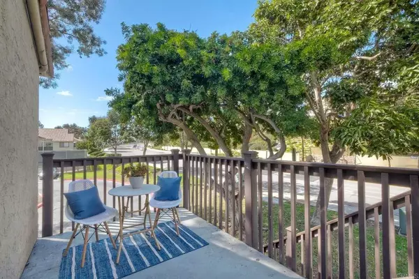 Carlsbad, CA 92009,7702 Caminito Tingo #H203