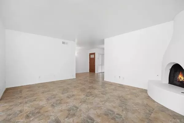Oceanside, CA 92057,534 Luna