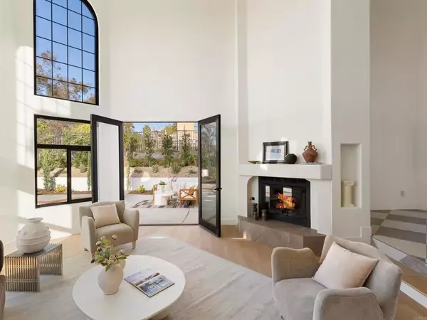 Carlsbad, CA 92009,3010 Cadencia Street