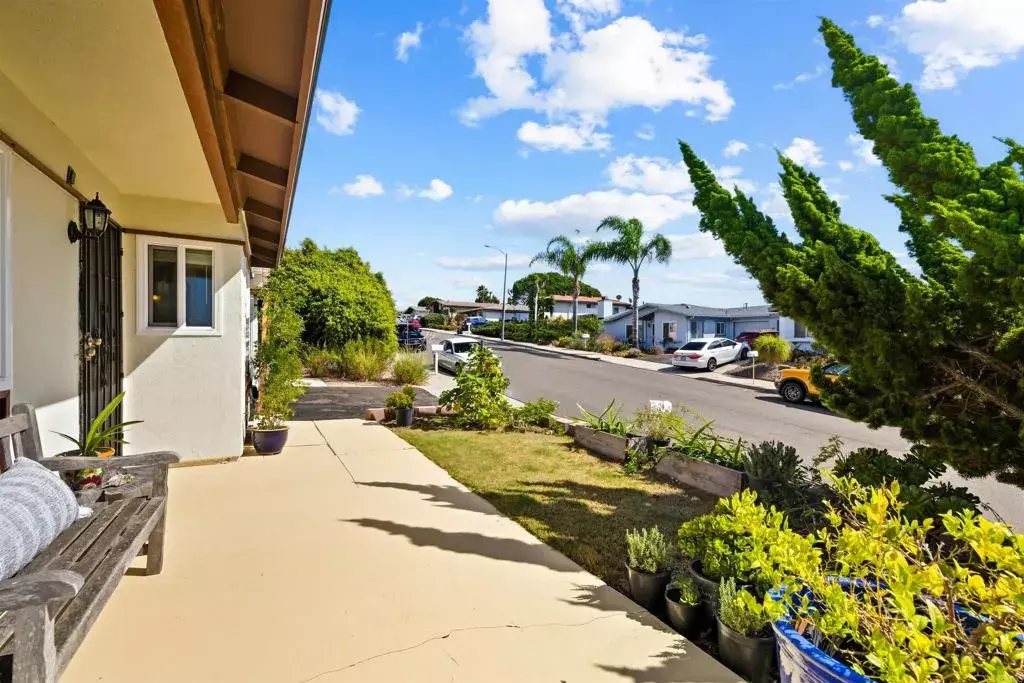 Oceanside, CA 92056,3560 Santa Maria Street