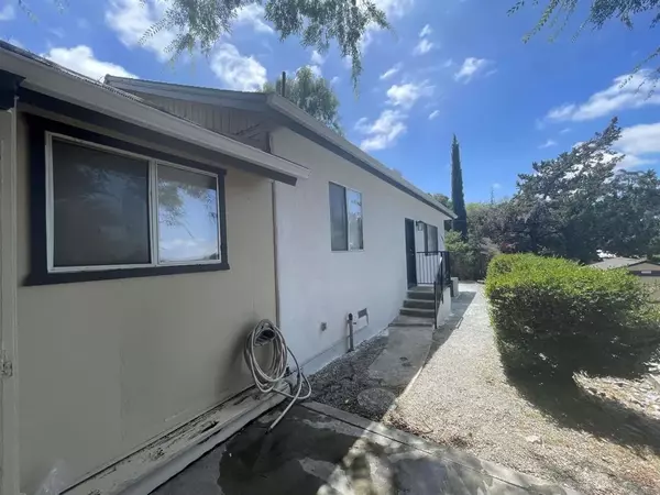 Escondido, CA 92025,1134 E 5th Ave