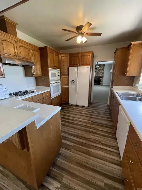 Escondido, CA 92025,1134 E 5th Ave