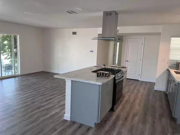 San Diego, CA 92111,3525 Ames St