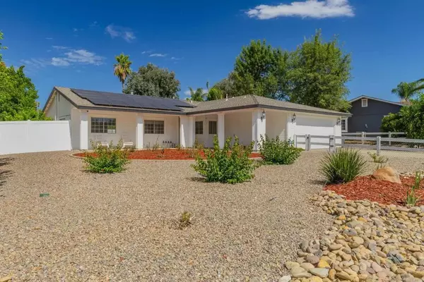 24010 Del Amo Rd, Ramona, CA 92065