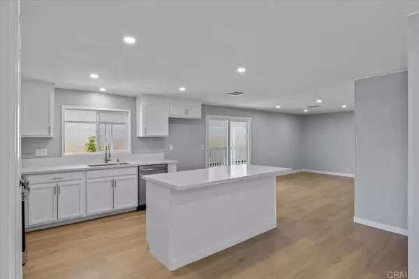 San Marcos, CA 92078,1145 E Barham #15