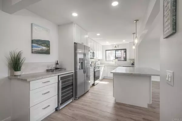 Carlsbad, CA 92008,4705 Marina #10