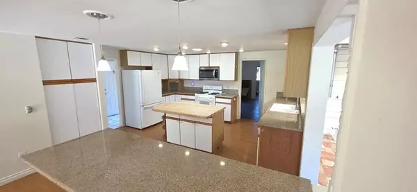 Oceanside, CA 92054,2315 California Street