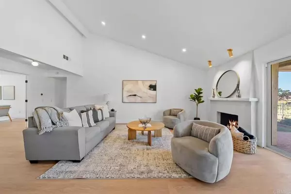 17544 Plaza Otonal, San Diego, CA 92128