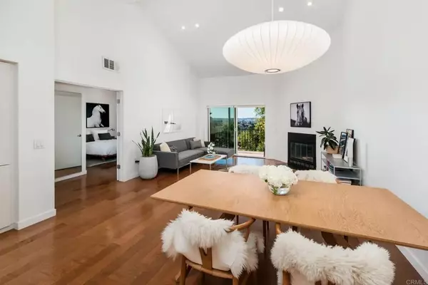 Carlsbad, CA 92009,7323 Calle Luna