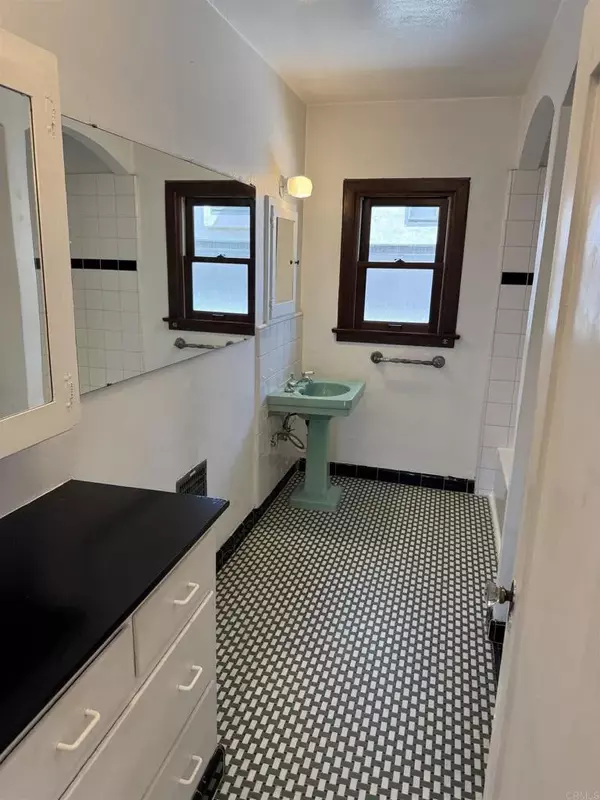 San Diego, CA 92103,2805 State Street