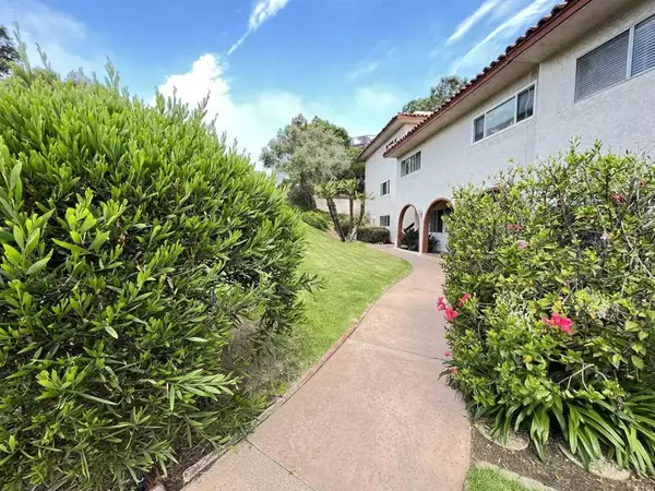 Del Mar, CA 92014,2582 Del Mar Heights Road #17