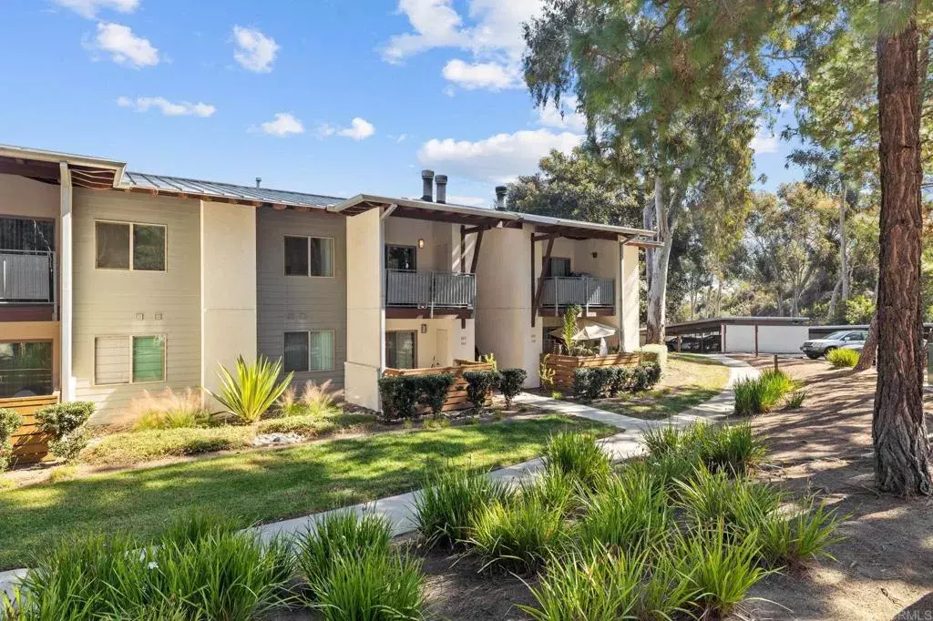 Encinitas, CA 92024,1750 S El Camino Real South #211