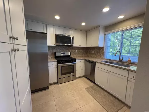 1050 La Tortuga Drive #34, Vista, CA 92081