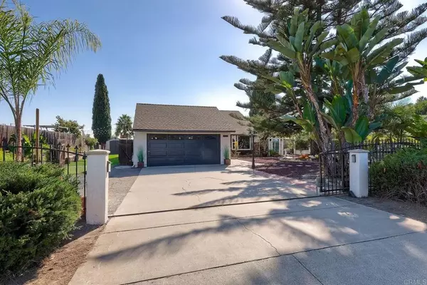 Vista, CA 92083,1532 Olive Avenue