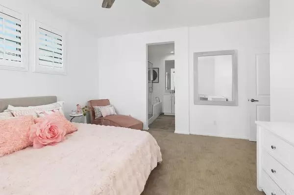 Oceanside, CA 92056,1207 Via Lucero