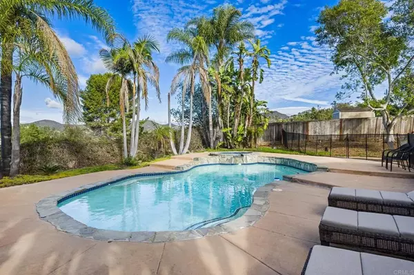 330 Skyline Drive, Vista, CA 92084