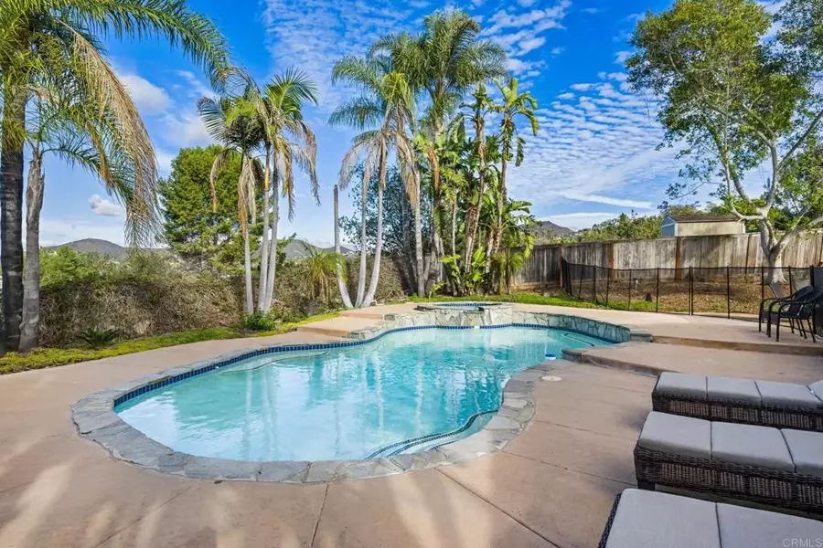 330 Skyline Drive, Vista, CA 92084