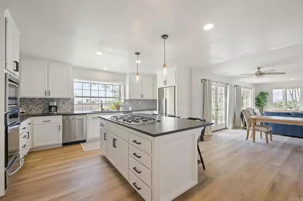 Vista, CA 92084,330 Skyline Drive