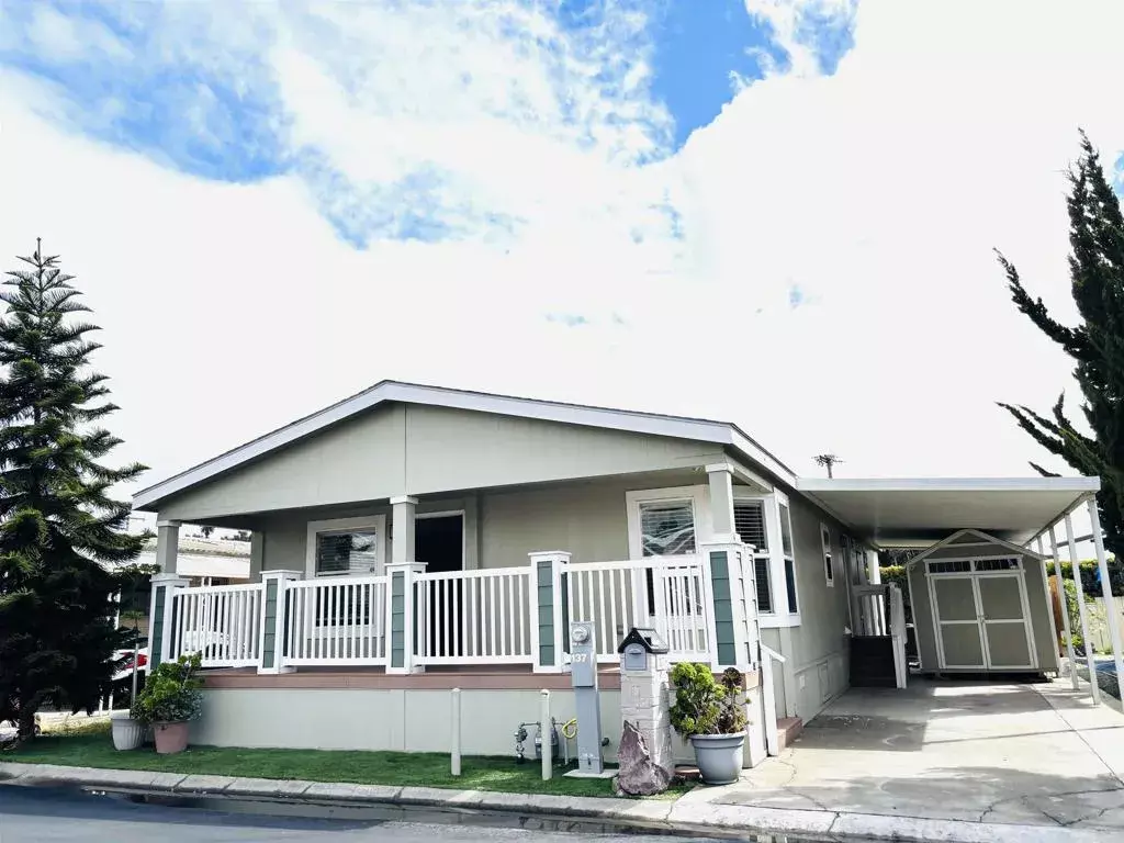 Vista, CA 92084,1010 E Bobier #137