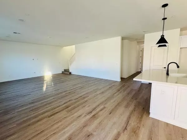 San Diego, CA 92126,7636 Acama Street