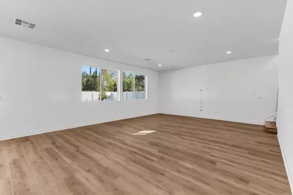 San Diego, CA 92126,7636 Acama Street