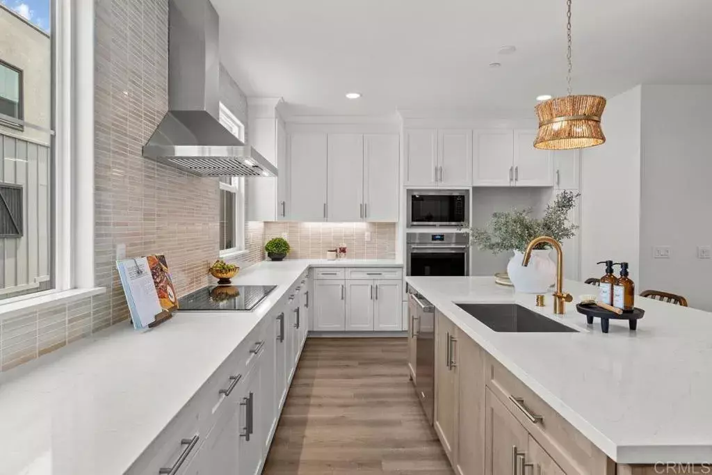 Carlsbad, CA 92008,2555 Elderberry Lane