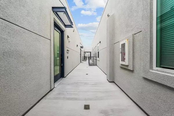 Oceanside, CA 92054,1105 S Cleveland Street #314