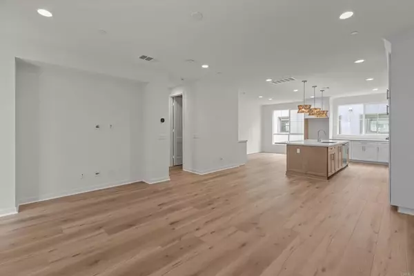 Carlsbad, CA 92008,2572 Elderberry Lane