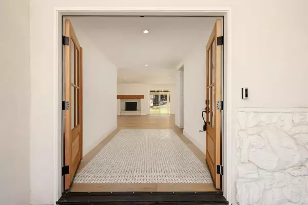 Del Mar, CA 92014,14980 Via De La Valle