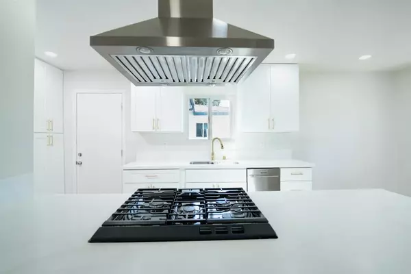 Oceanside, CA 92057,251 Avenida Descanso