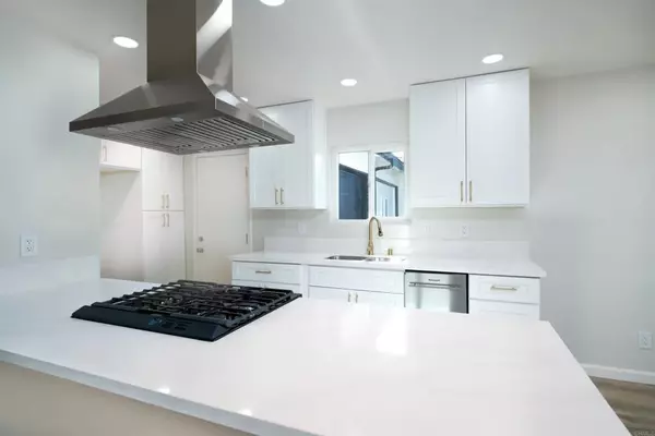 Oceanside, CA 92057,251 Avenida Descanso