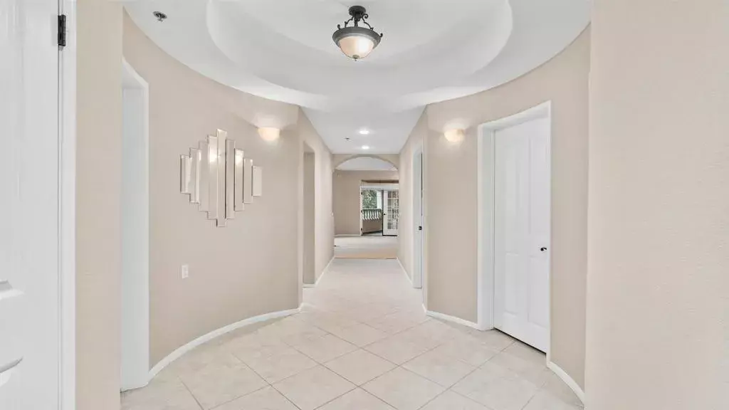 La Jolla, CA 92037,2894 Torrey Pines Rd