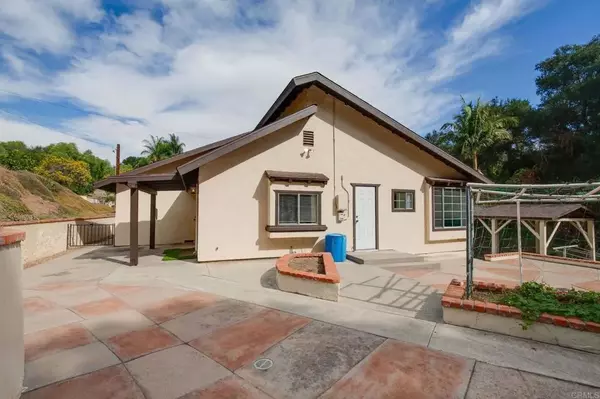 Fallbrook, CA 92028,2573 Los Alisos S