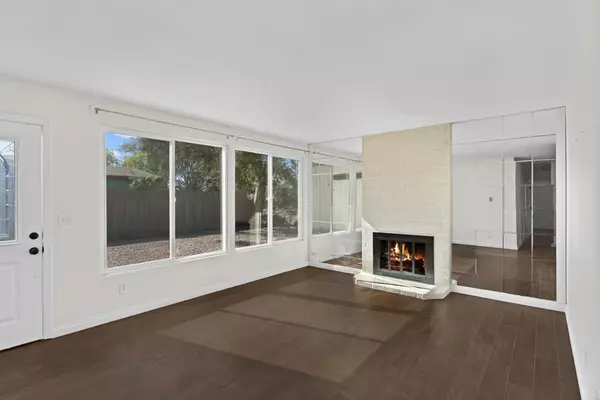 San Diego, CA 92117,5052 Capehart Street