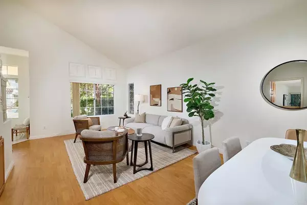 Oceanside, CA 92056,4964 Calle Sobrado