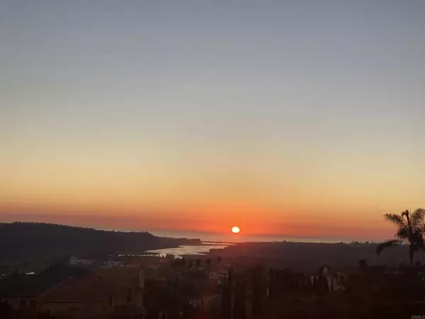 Carlsbad, CA 92009,7215 El Fuerte