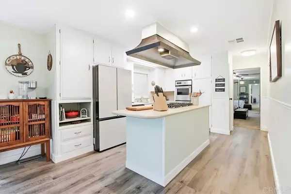 Carlsbad, CA 92011,7008 San Bartolo St