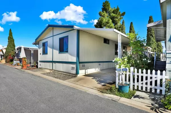 San Diego, CA 92111,2750 Wheatstone #203