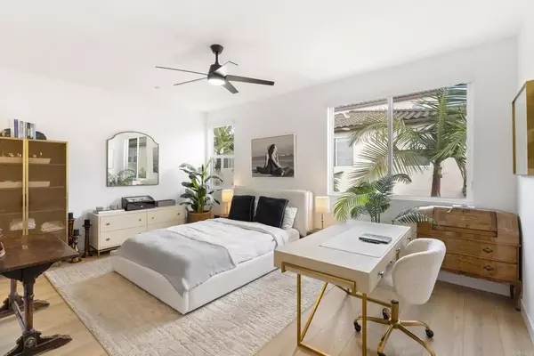 Carlsbad, CA 92009,6417 Terraza Portico