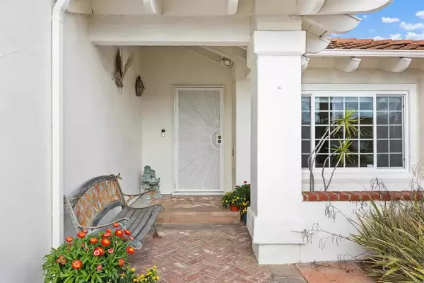 San Diego, CA 92129,9118 Pimpernel Drive